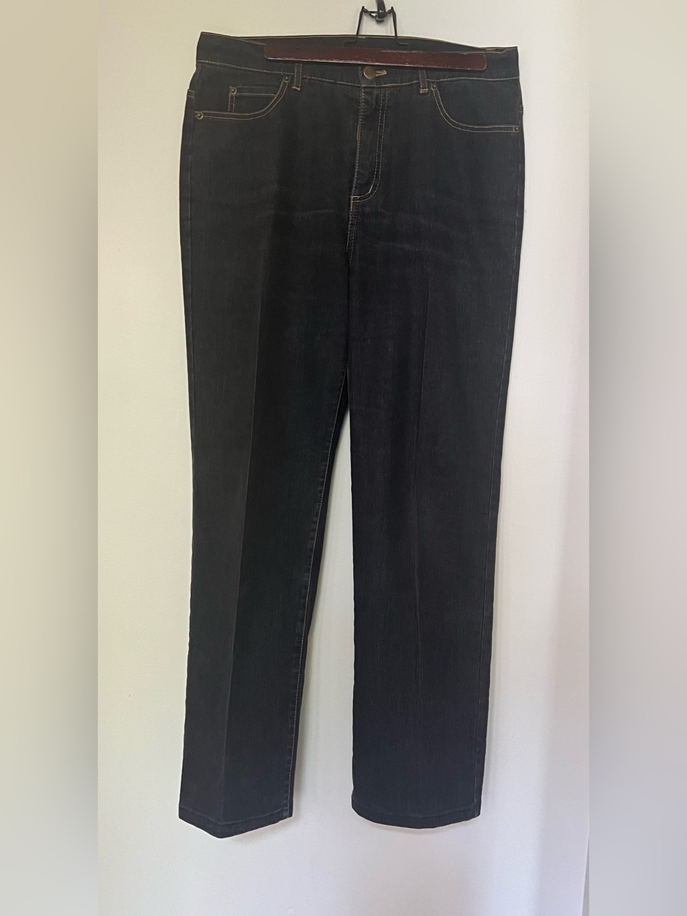 Peter Nygard Black Straight-Leg Women’s Jeans